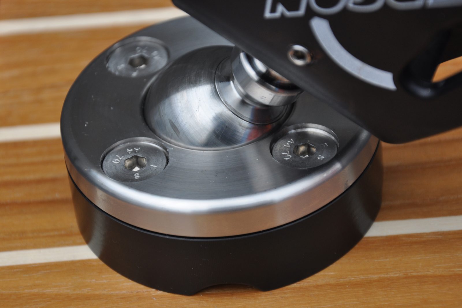 ROC Block with Ball Joint Standup Rutgerson Marin